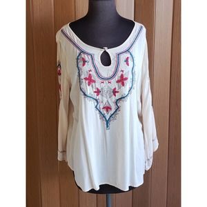 Energē World Wear size medium cream/ multicolored long sleeve knit top